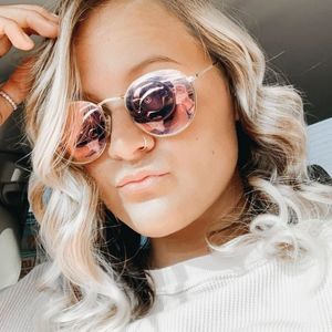 Meet your Posher, Faith